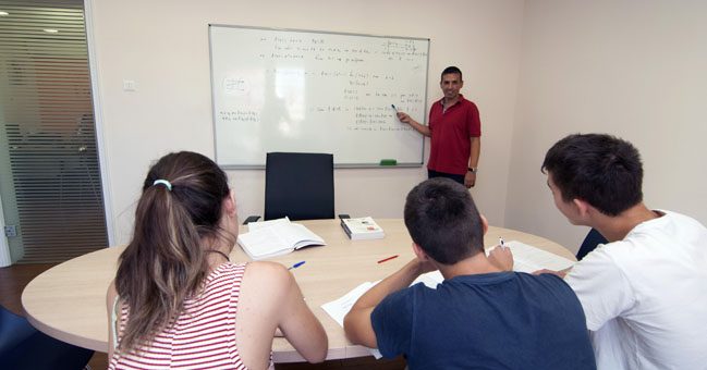 Καθηγητές αξία - Φροντιστήριο στο Παπάγου